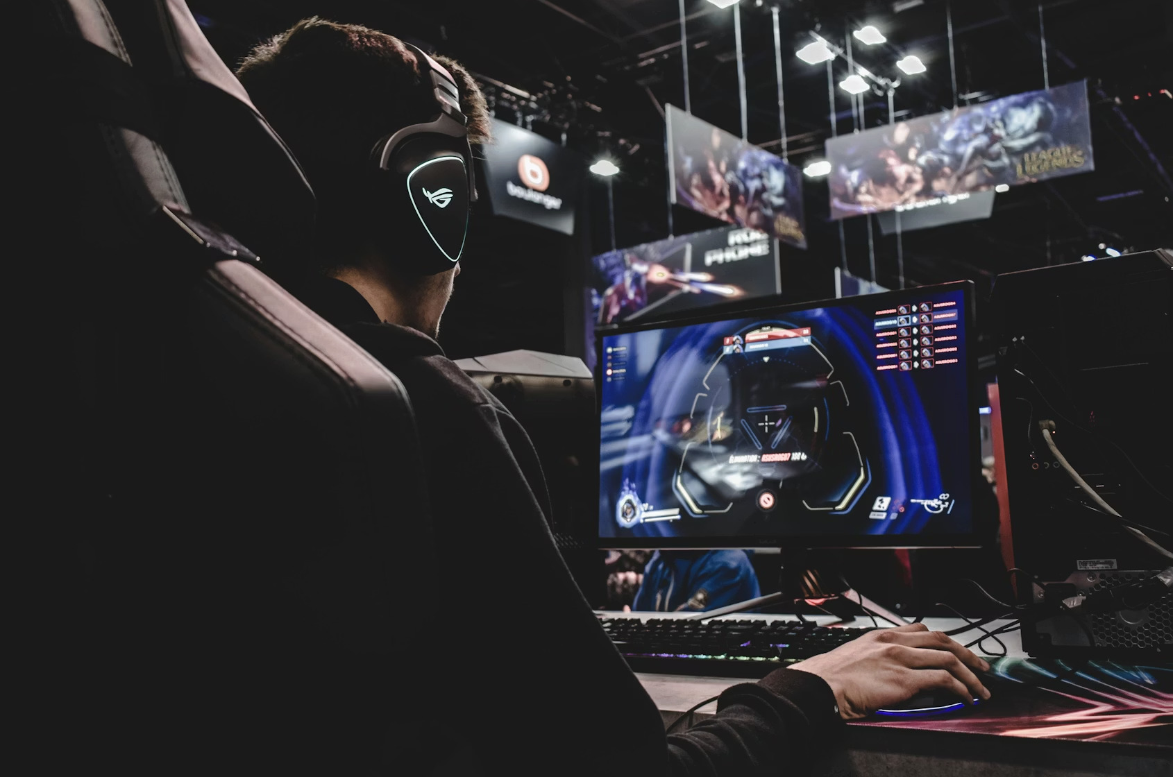 Why Online Games Are Replacing Traditional Social Spaces